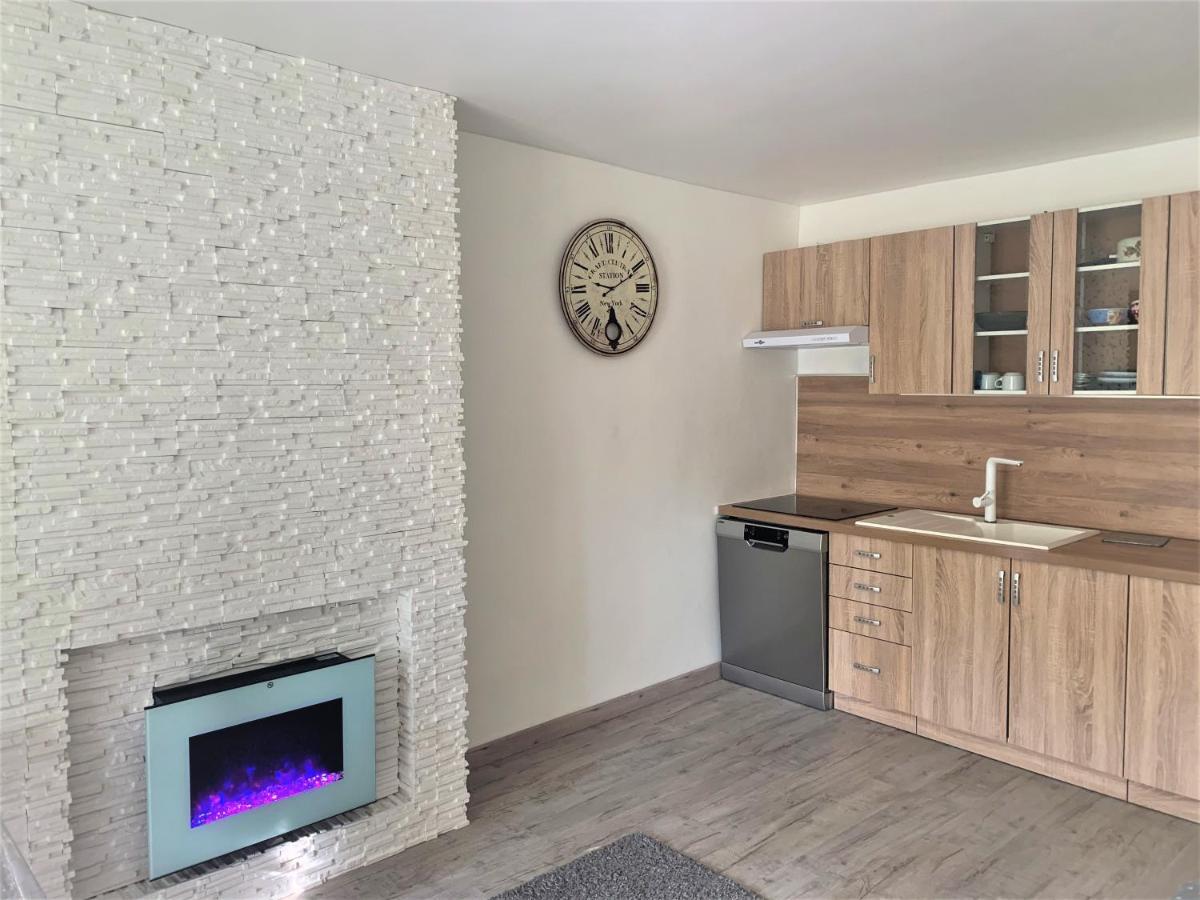Apartmán Formidable Studio Au Coeur Historique De Fréjus Exteriér fotografie